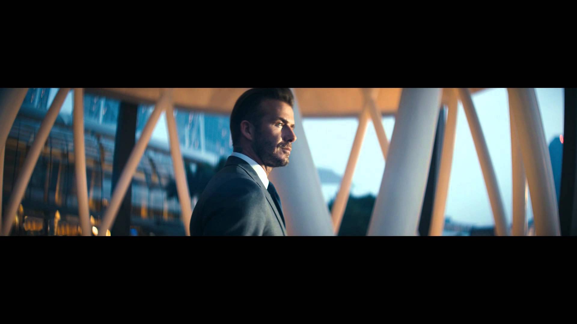 ベッカム様のMBS（マリーナーベイ・サンズ）のCMだ！！