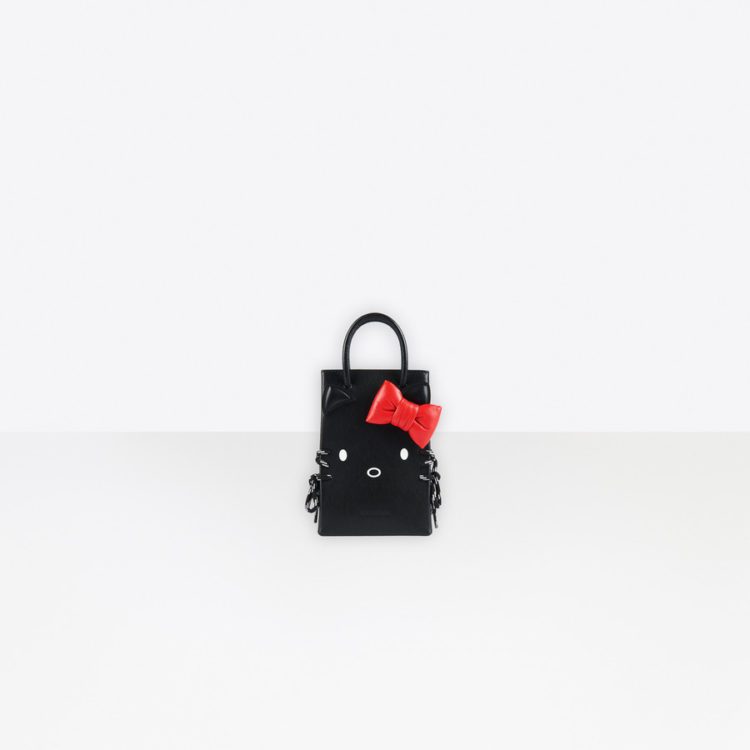Balenciagaハローキティコラボ