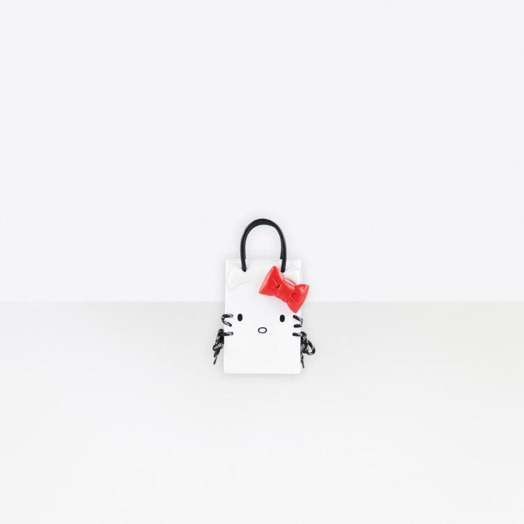 Balenciagaハローキティコラボ