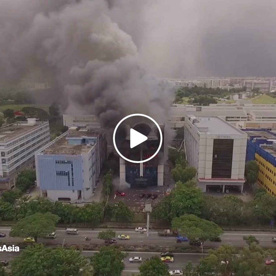 シンガポールタンピネスの火事デカ！ドローン撮影してみましただって！