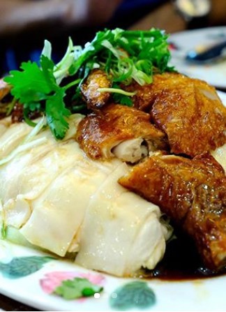 シンガポールチキンライス Wee Nam Kee では混合鶏食べれるっぽいｗ